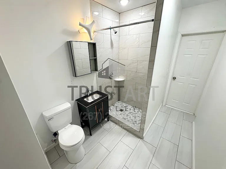 2317 N 15th St #7 — Photo 8