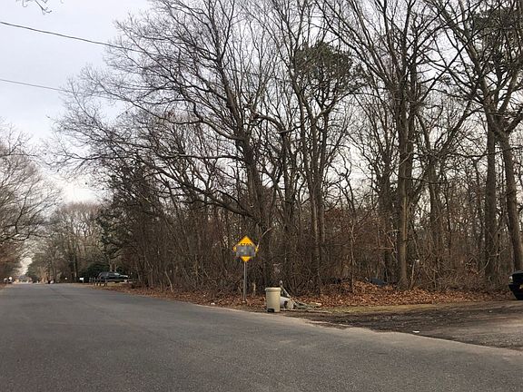 5th image of 126 Northern Blvd