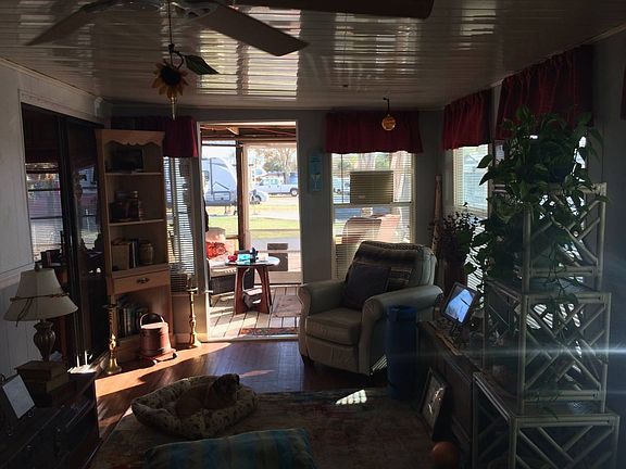 5th image of 9207 Bolton Ave #168
