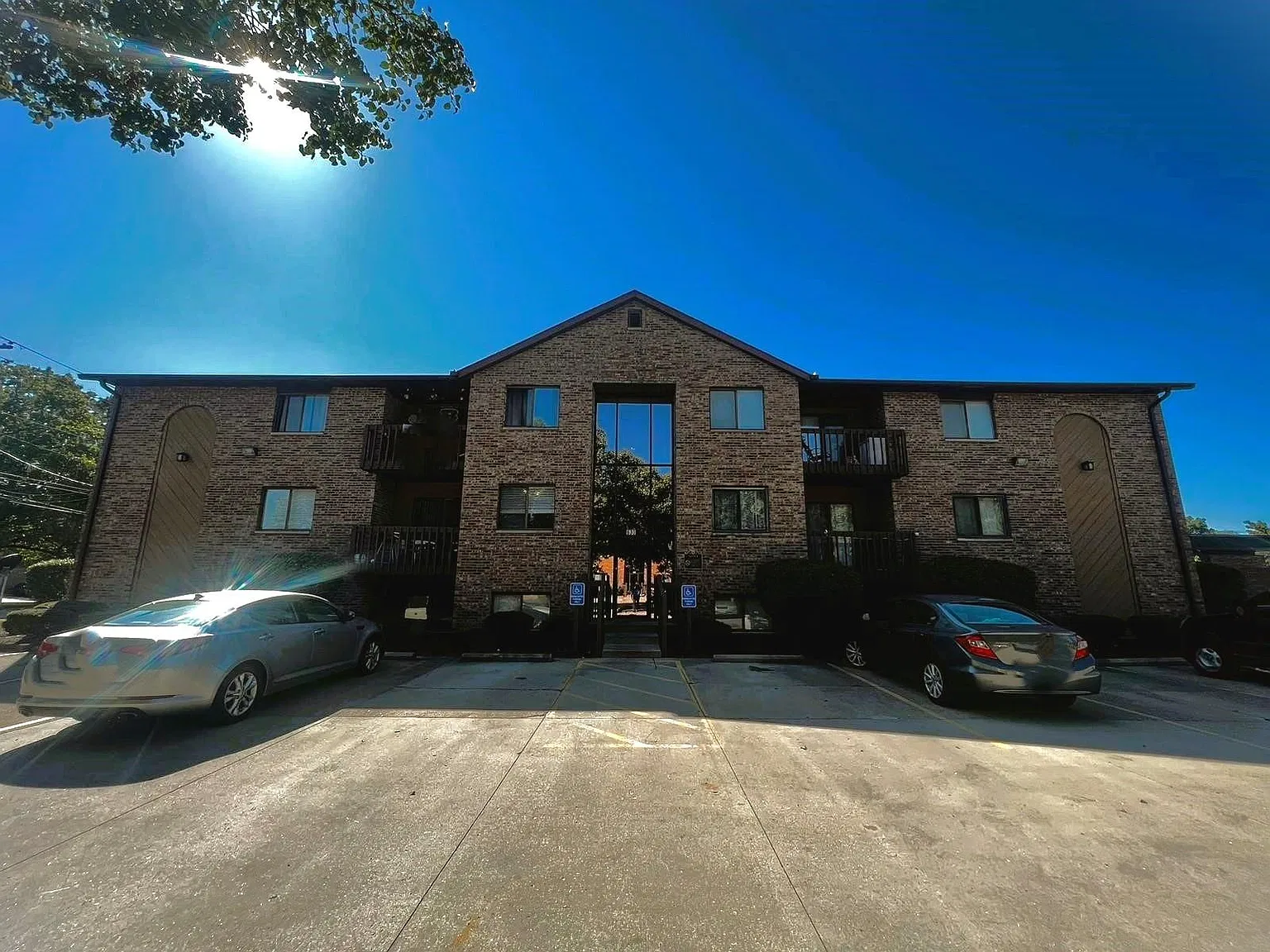 2 bed, 1072 sqft, $1,330 — Photo 1