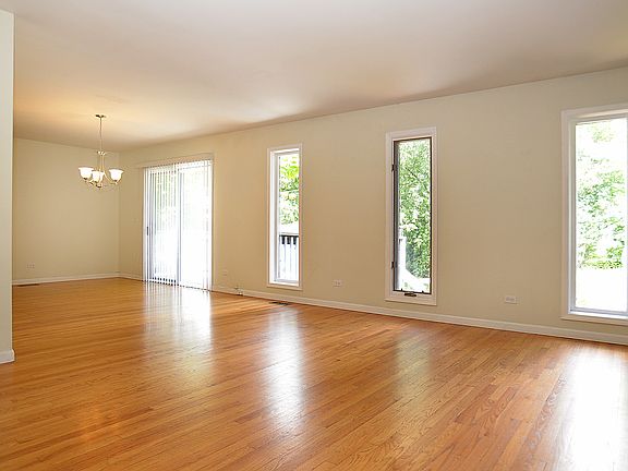 5th image of 303 E Grand Lake Blvd