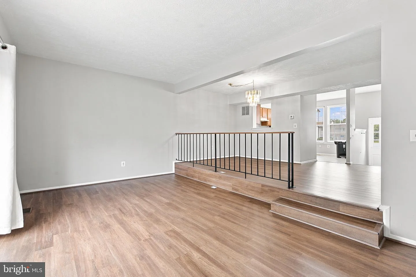 3 bed, 1974 sqft, $2,800 — Photo 4