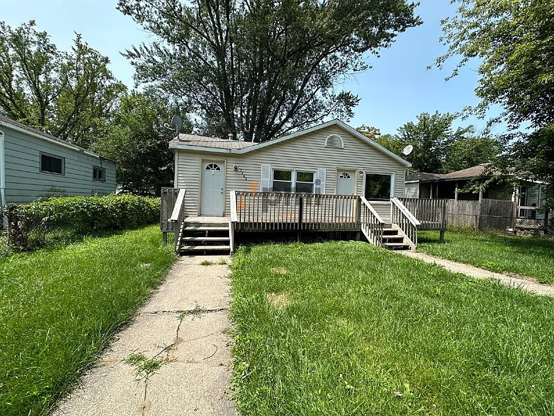 3464 Iowa St