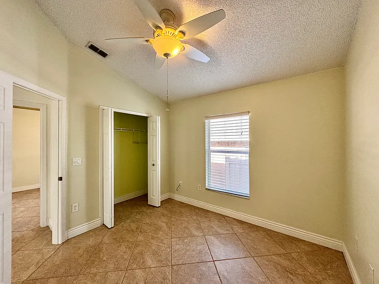 641 Samantha Ln — Photo 21