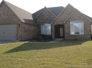 1405 Richmond Dr, Fort Gibson, OK 74434