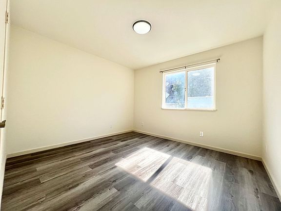 5th image of 1657-1659 Oakdale Ave