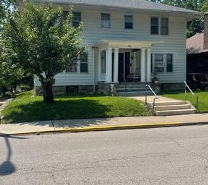 624 S Woodlawn