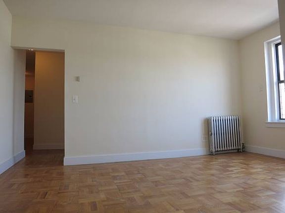 5th image of 497 W 182nd St APT 6B
