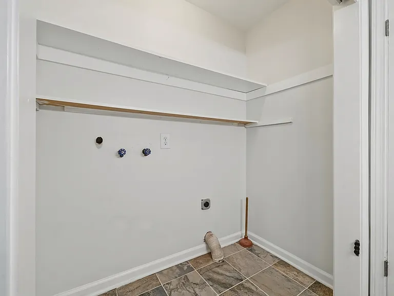 97 Shamrock Ln — Photo 26