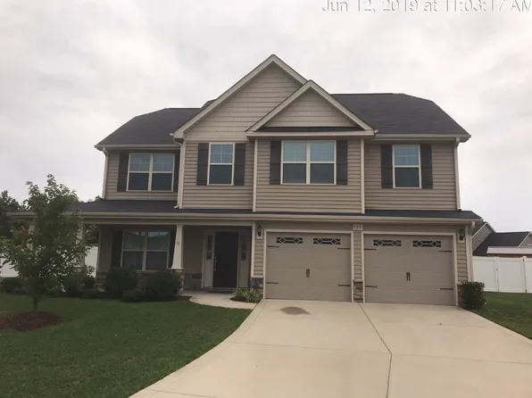 124 Sorrel Ct, Raeford, NC 28376