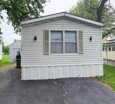 2nd image of 218 Jarvis Dr