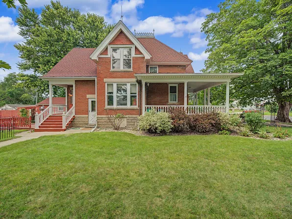 1101 Cottonwood St, Gowrie, IA 50543