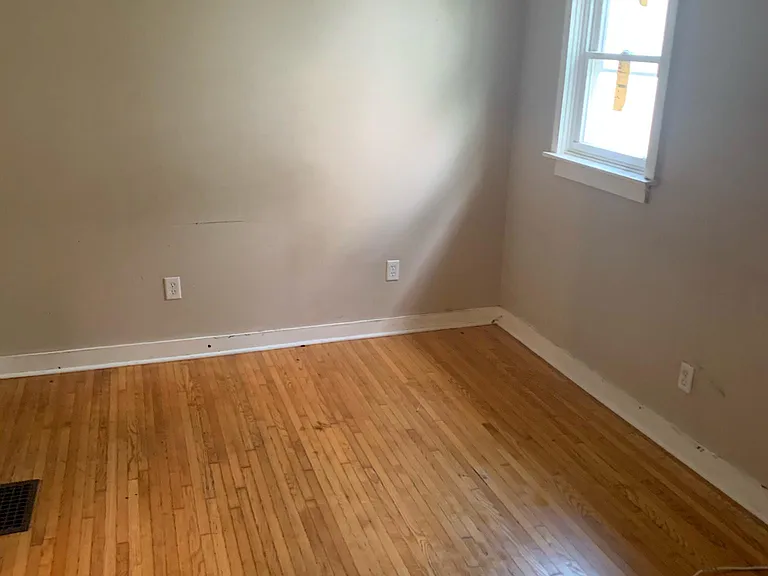 90 Yates St #B — Photo 4