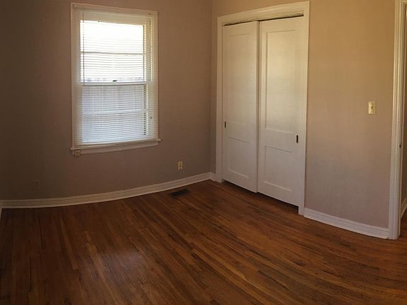 5th image of 1804 1/2 Hart Ave