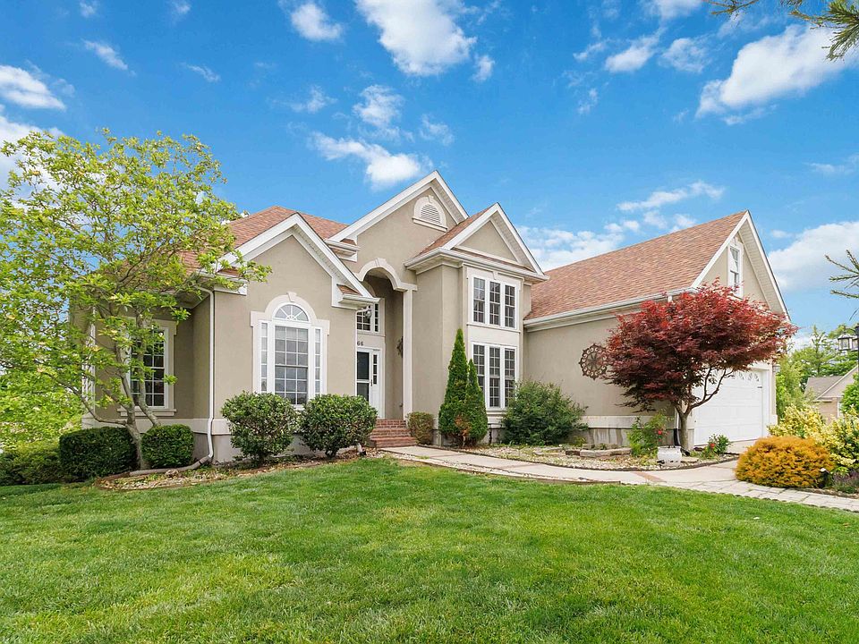 1st image of 466 Woodridge Dr