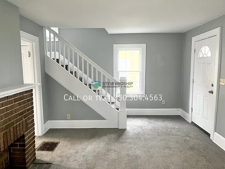 1012 Brown St — Photo 2
