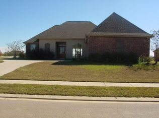1120 Fairwinds Ave, Zachary, LA 70791