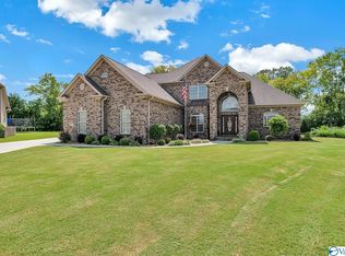 2033 Sarah Ln SW, Decatur, AL 35603