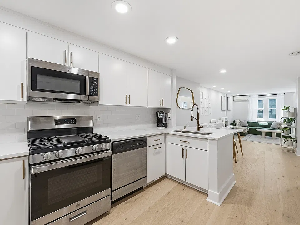 15 Cazenove St #1