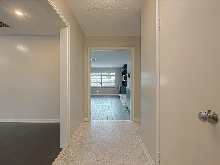 11406 High Star Dr — Photo 6