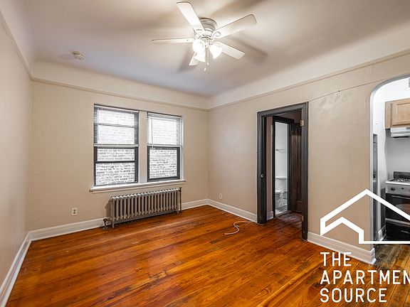 2nd image of 940 W Cuyler Ave #2