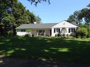 3 Promenade Dr, Huntington, NY 11743