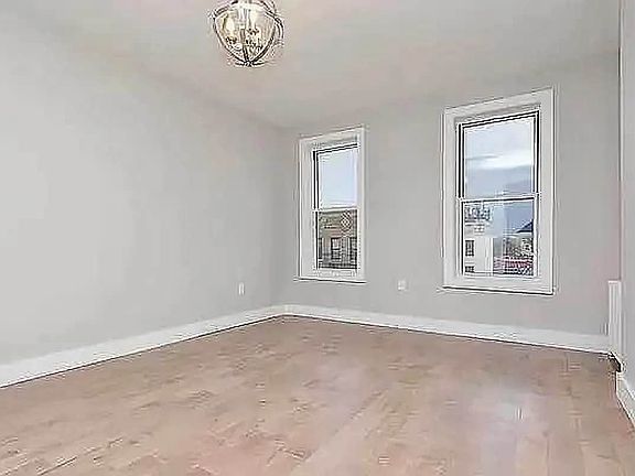 5th image of 206 Sumpter St #3L