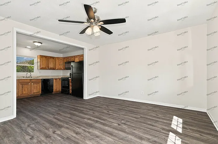3 bed, 1.0 bath, 864 sqft, $1,395 — Photo 3