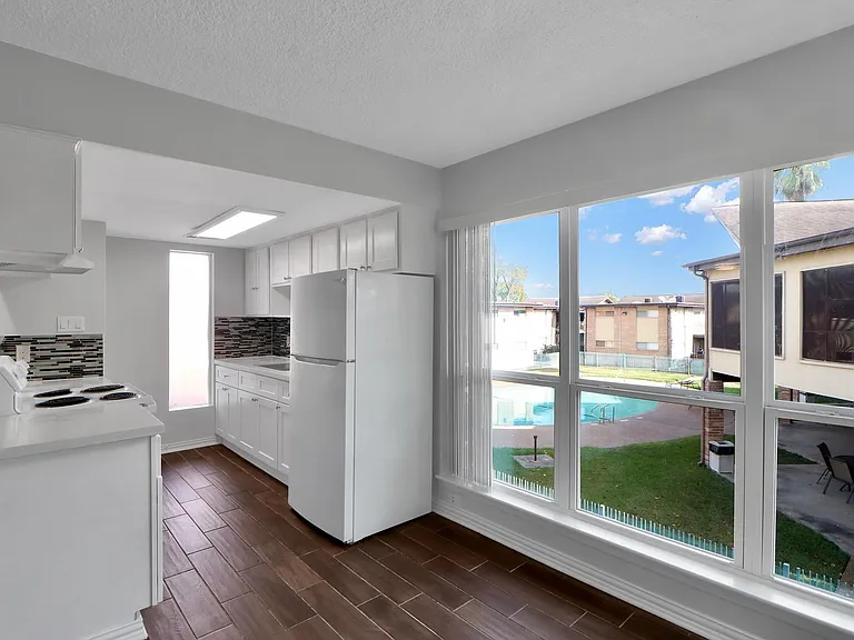 7047 Bissonnet St #117 — Photo 5