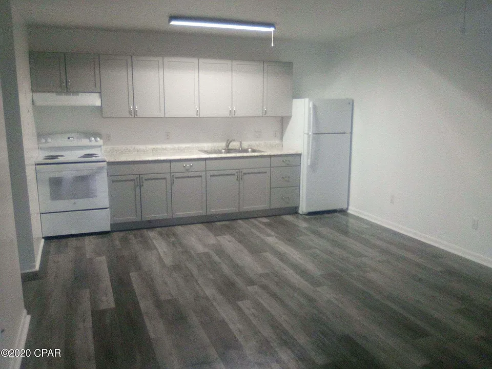 905 Russ Lake Dr #306