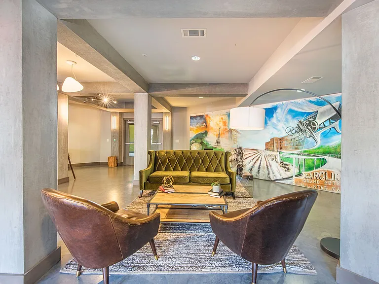 400 Rhett — Photo 24