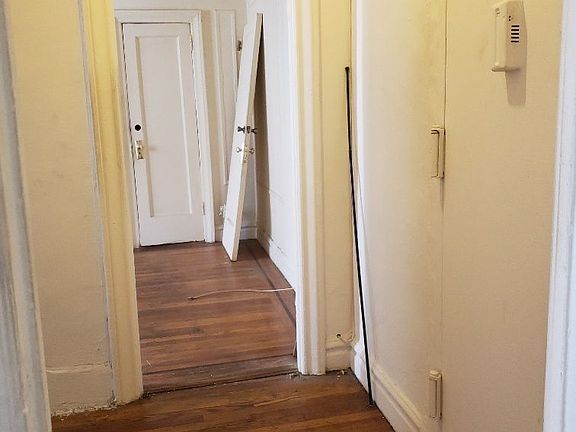 5th image of 724 E 27th St APT 4D