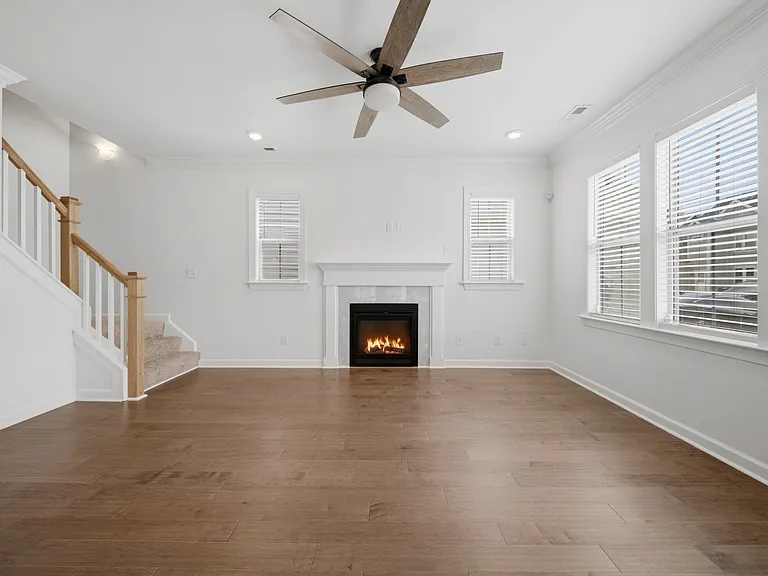 5049 Duxbury Rd — Photo 17
