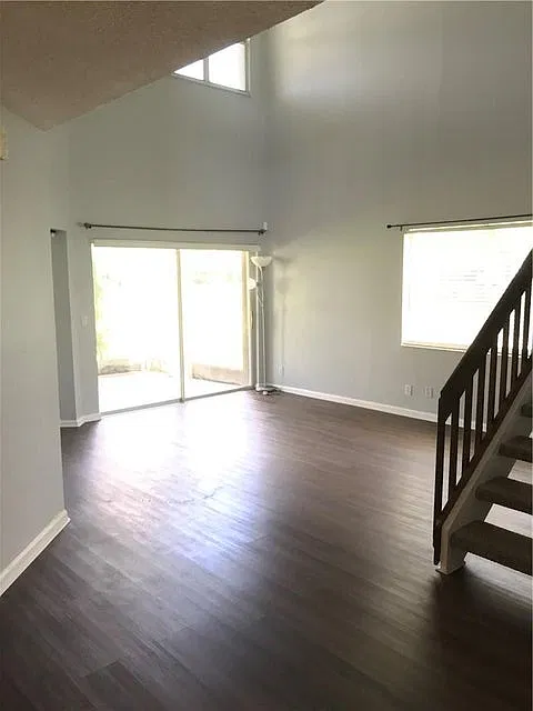 3 bed, 2.5 bath, 1884 sqft, $3,200 — Photo 3