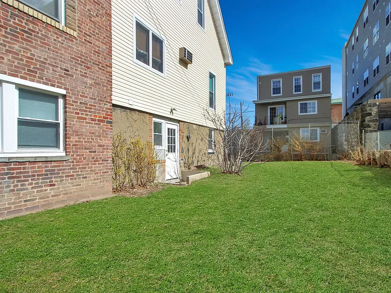 1911 Summit Ave #2 — Photo 17