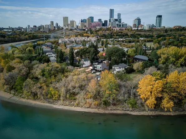 9906 87th St NW, Edmonton, AB T5H 1N3