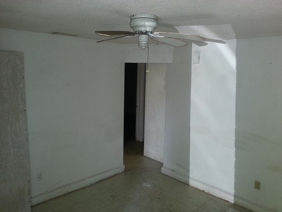3rd image of 1537 W 18th St