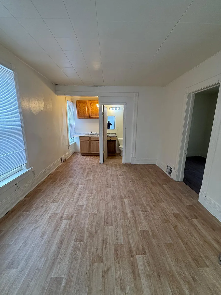 Building Photo - 1561 S 9th St #1