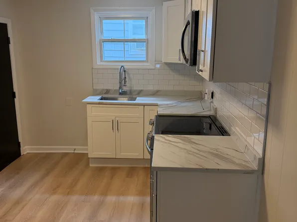 153 Bradford St APT 2B, Bristol, RI 02809