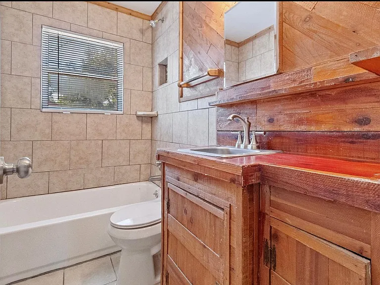 10911 Visalia Dr — Photo 12