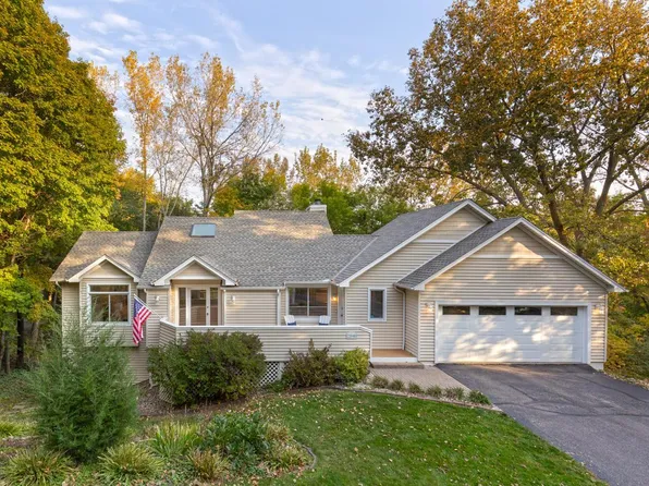 22040 Stratford Pl, Shorewood, MN 55331