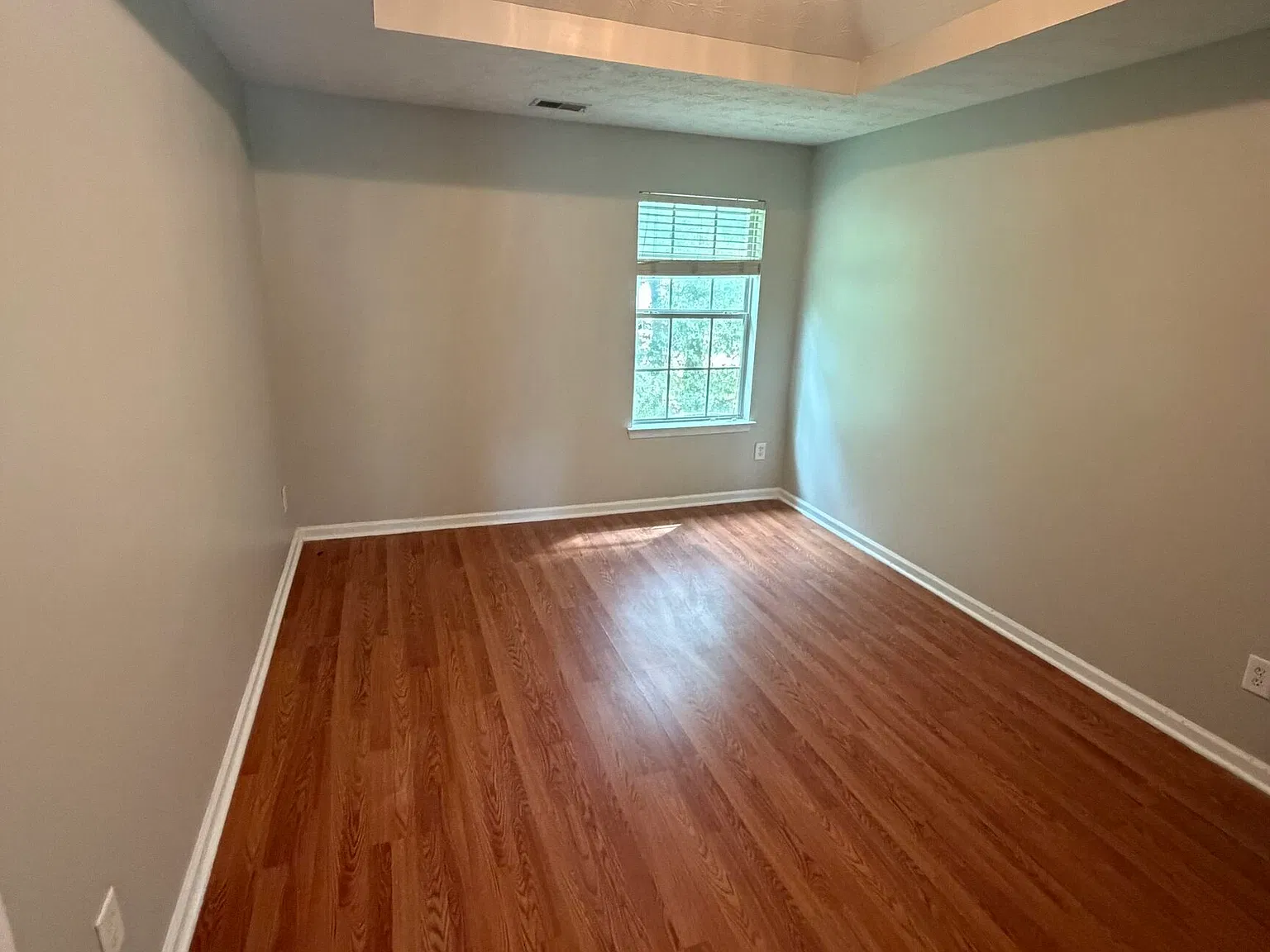 4 bed, 3.0 bath, 2792 sqft, $2,300 — Photo 3