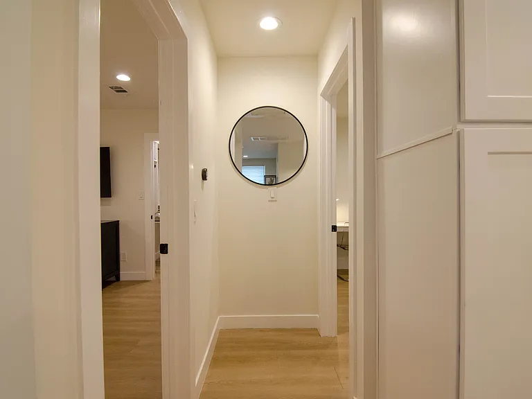 1236 N Evergreen Ave — Photo 13
