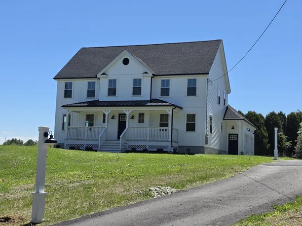 38 Hemlock St, Douglas, MA 01516