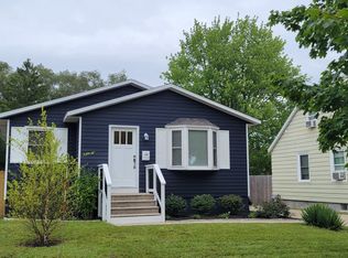 1331 Woodlawn Ave, Grand Haven, MI 49417