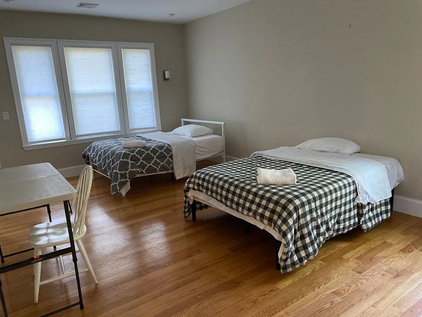 Brighton 7 Bed / 7 Bath Massive Unit Central A/C No Fee 8/15 — Photo 3