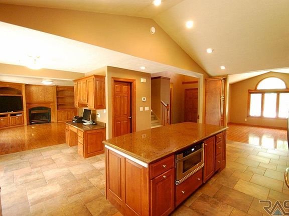 2nd image of 5012 S Ash Grove Ave
