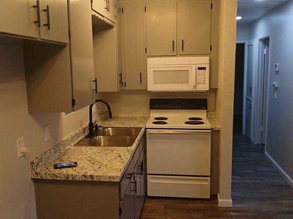 5th image of 1216 Hanna Ave #A