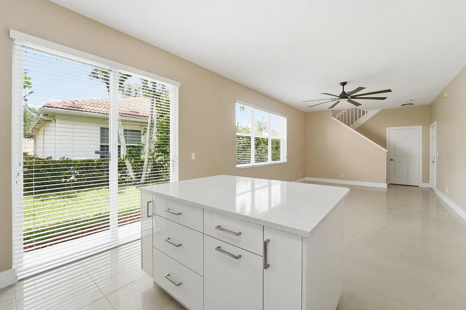 4 bed, 2.5 bath, 1840 sqft, $3,600 — Photo 3