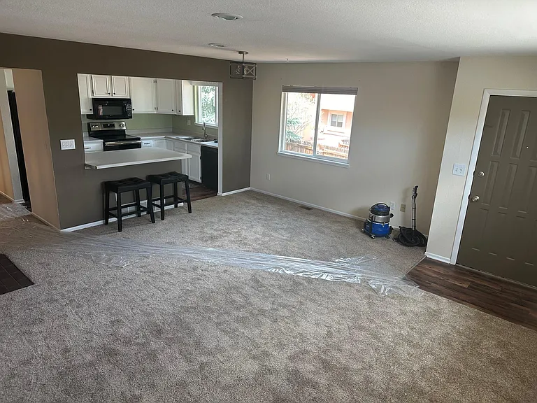 Upper Living Area and Entry